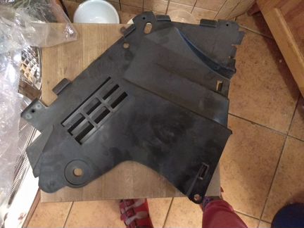 Подкрылок для рено логан 2011