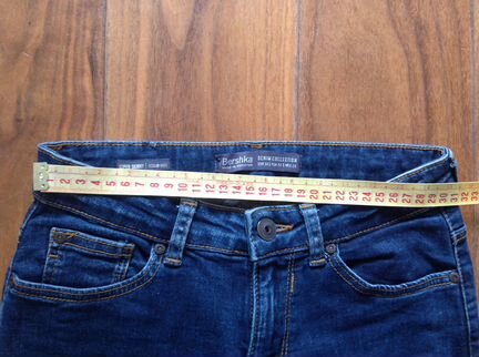 Джинсы Bershka