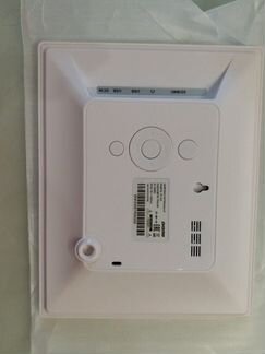 Цифровая фоторамка Digma PF-833