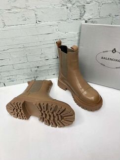 Сапоги коричневые молочные баленсиага зима