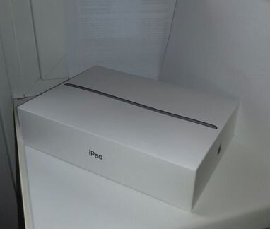 Коробка Apple iPad (7th generation) Wi-Fi 32 Гб