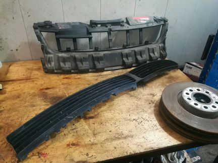 Часть бампера, решетка в бампер passat b5 левая