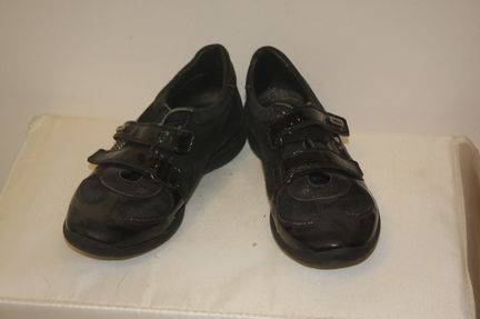 Эффектные лаковые туфли GF Ferre Kids родные