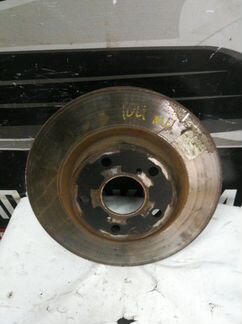 Тормозной диск передний Toyota Camry 50 3.5 2014