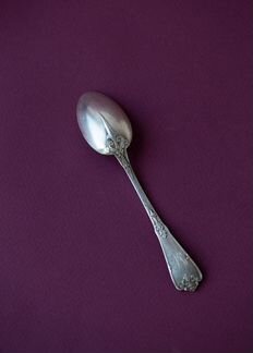 Чайная ложка с готическим дизайном. Серебро 950 пр