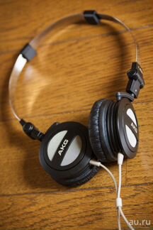 Фирменные новые высококлассные наушники AKG K404