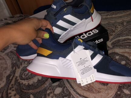 Кроссовки Adidas