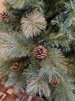 Новогодняя ёлка с шишками 1,4