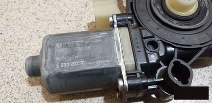 Мотор стеклоподъемника передний правый Vw Tiguan 2