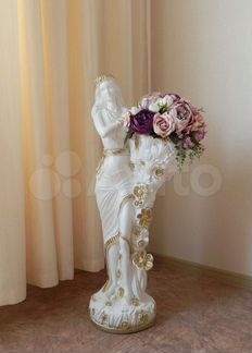 Статуя Девушка кашпо