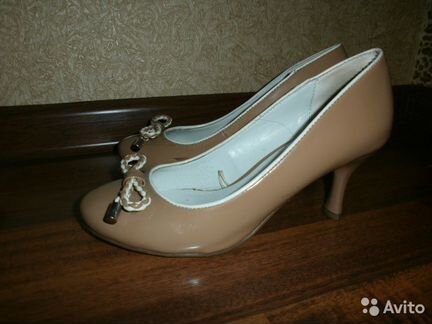 Туфли centro бежевые и босоножки золотые