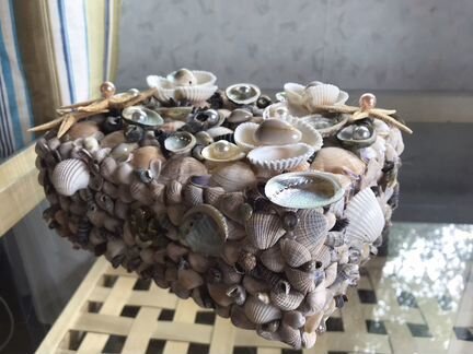 Шкатулка из ракушек