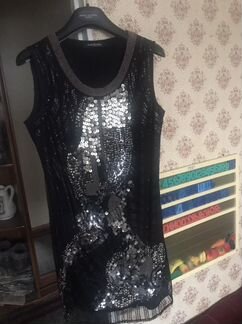 Платье с пайетками новое