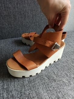 Босоножки новые 39